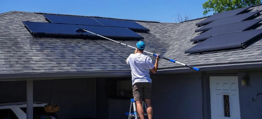 How to clean your own solar panels: A DIYer’s Guide